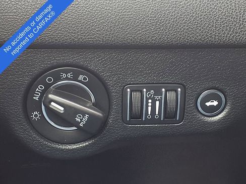 Used 2017 Chrysler 300 Touring w/ Value Package image 29