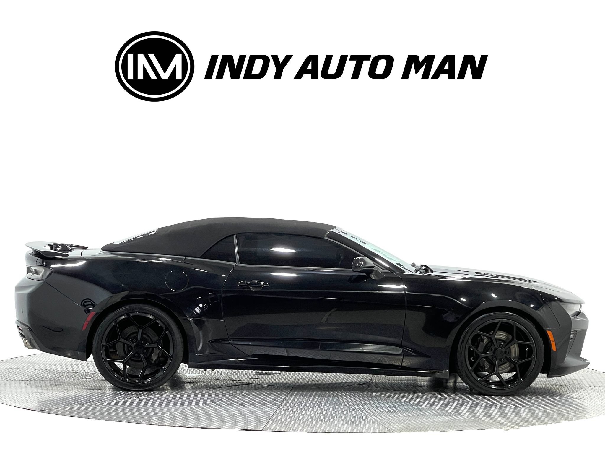 Used 2018 Chevrolet Camaro SS RWD image 3