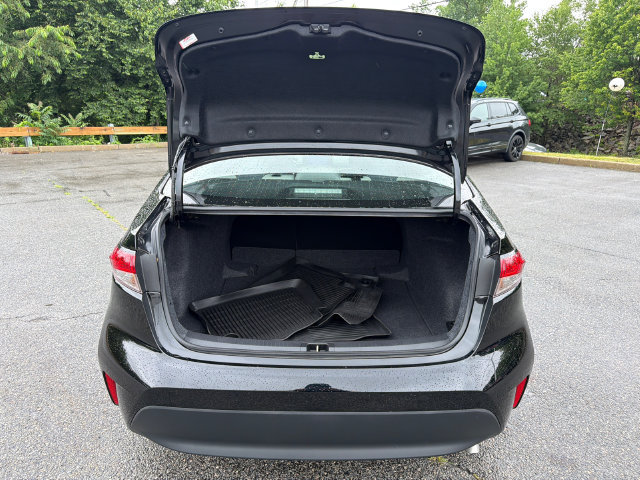 Used 2025 Toyota Corolla LE FWD image 13