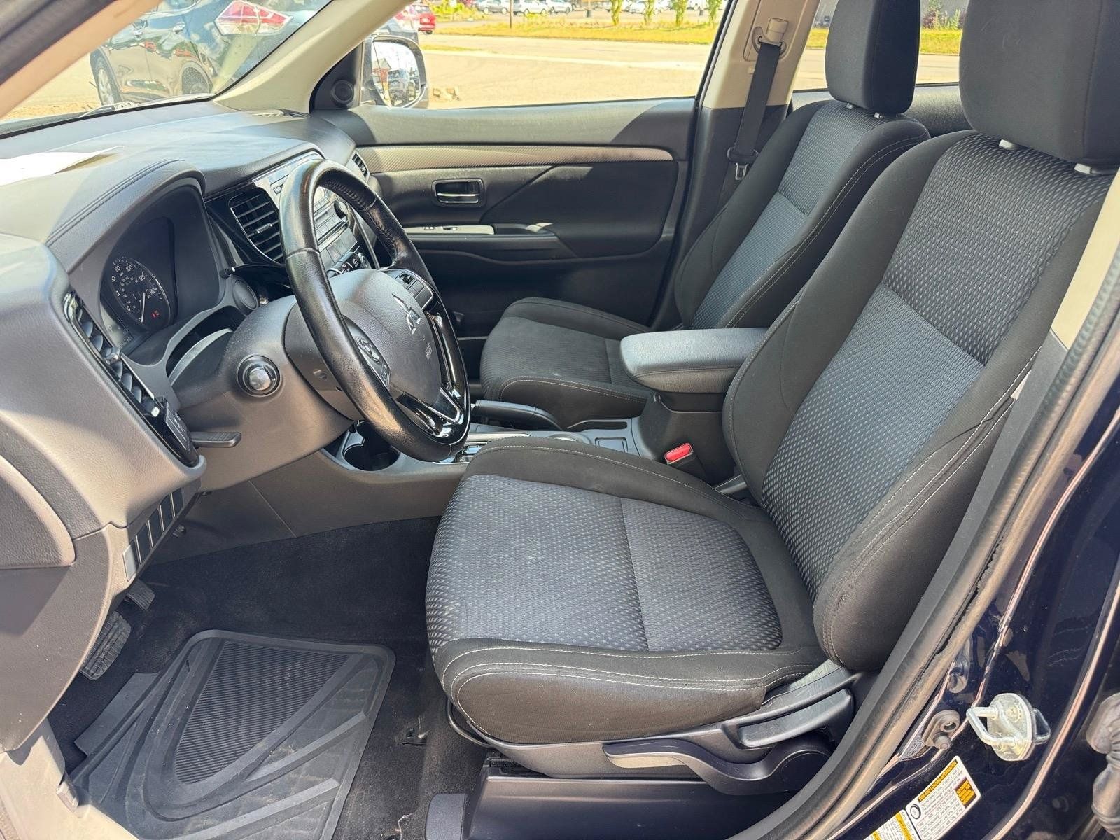 Used 2016 Mitsubishi Outlander ES AWD/4WD image 6