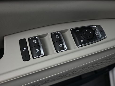 New 2026 Kia Carnival EX FWD image 11
