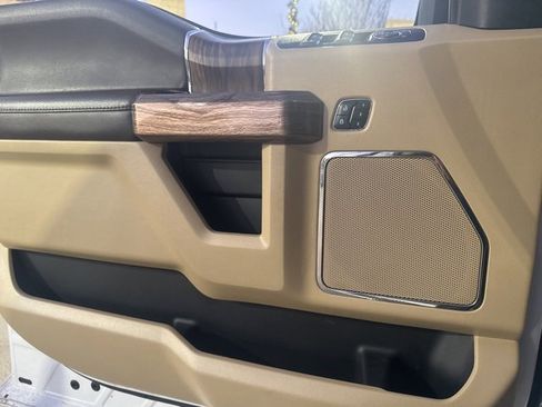 Used 2019 Ford F150 Lariat image 11