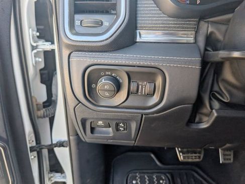 Used 2023 RAM 1500 Limited AWD/4WD image 11
