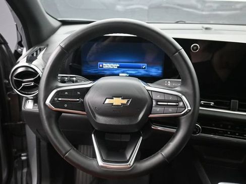 Used 2025 Chevrolet Equinox LT AWD/4WD image 22