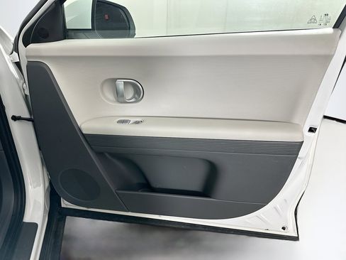 Used 2024 Hyundai Ioniq 5 SE RWD image 31