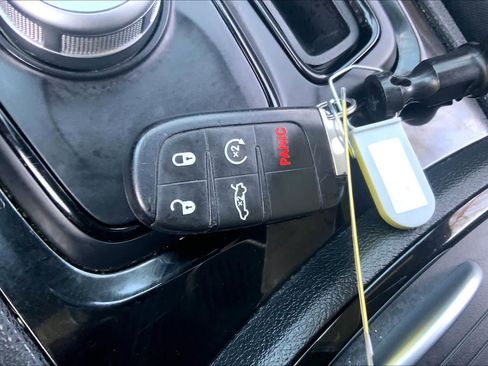 Used 2020 Chrysler 300 S image 14