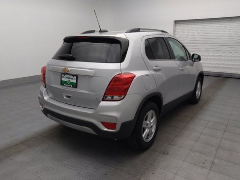 Used 2020 Chevrolet Trax LT FWD image 9