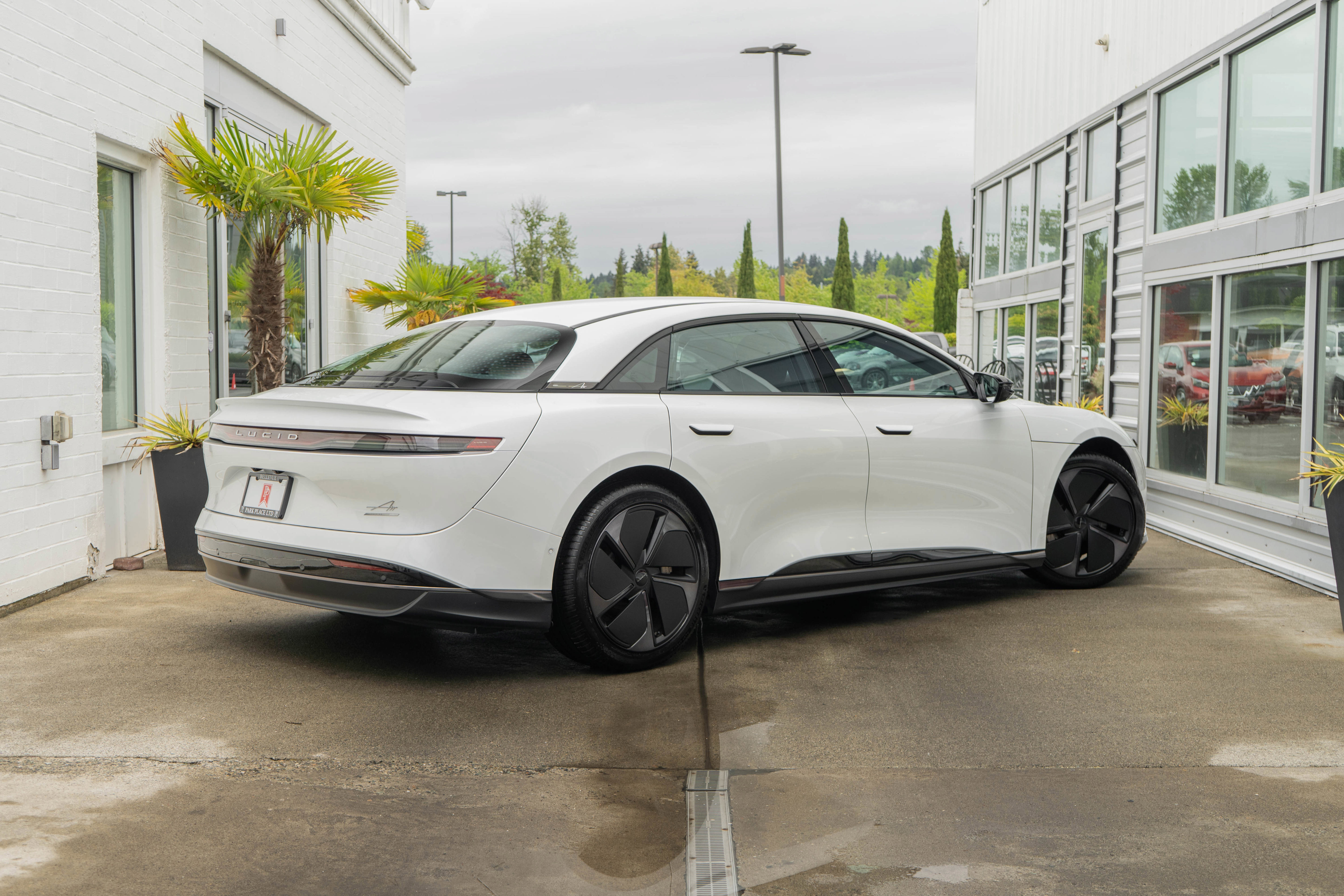Used 2024 Lucid Air Touring AWD/4WD image 7