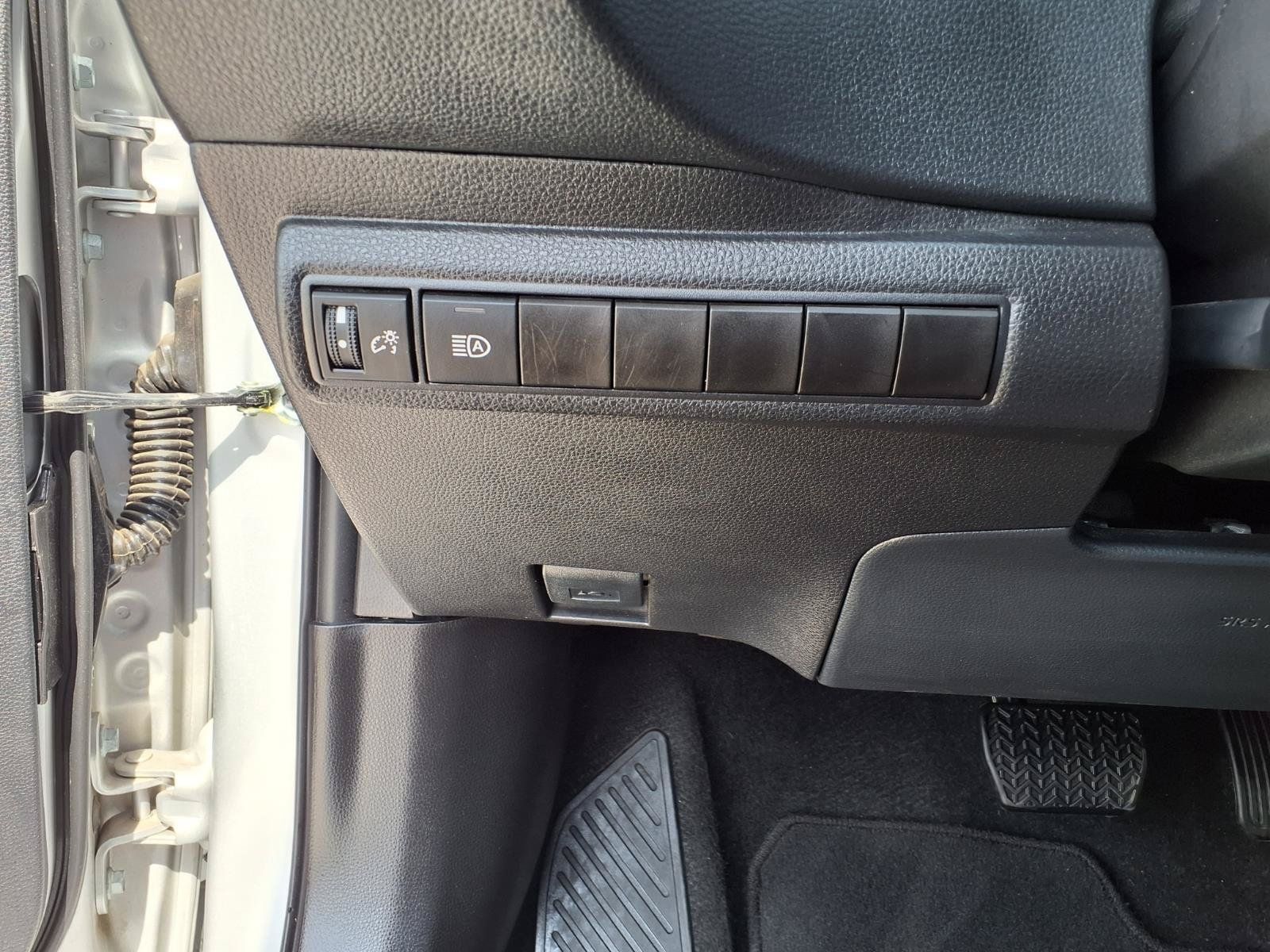 Used 2026 Toyota Corolla LE FWD image 22