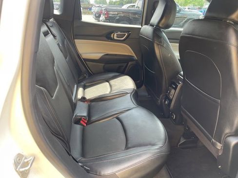 Used 2023 Jeep Compass Limited image 13