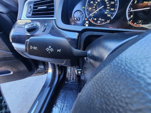 Used 2011 BMW 550i image 38