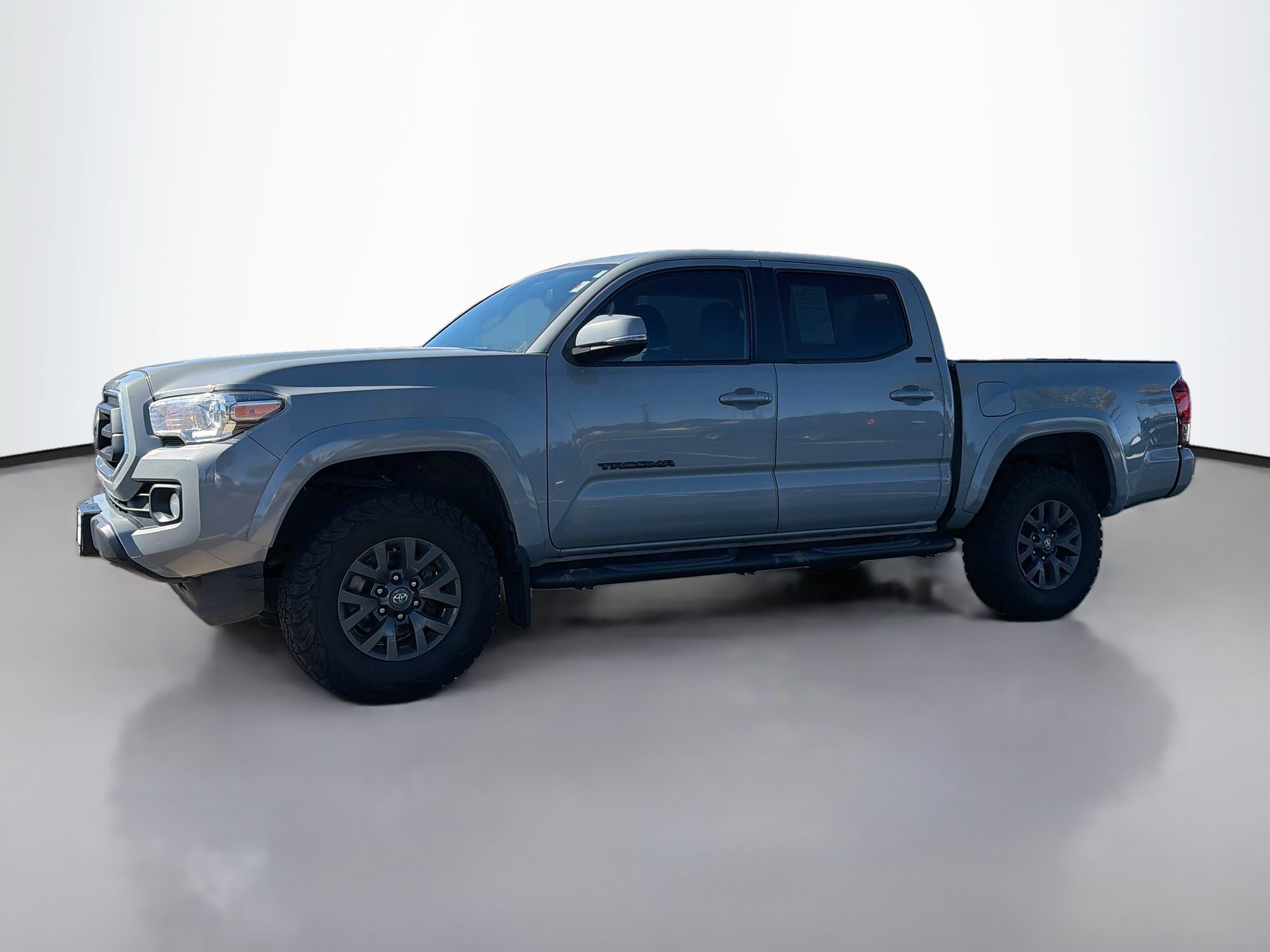 Used 2021 Toyota Tacoma SR5 w/ Technology Package AWD/4WD image 3