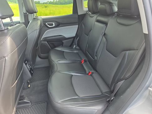 Used 2022 Jeep Compass Latitude w/ Sun and Sound Group FWD image 15