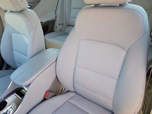 Used 2025 Chevrolet Malibu LT image 6