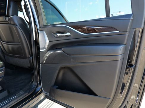 Used 2022 Cadillac Escalade ESV Sport Platinum AWD/4WD image 37