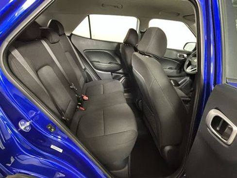 Certified 2025 Hyundai Venue SE FWD image 29