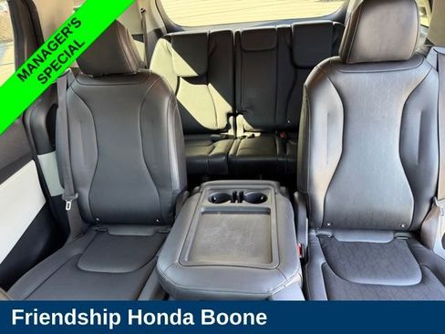 Used 2022 Kia Carnival LX FWD image 33