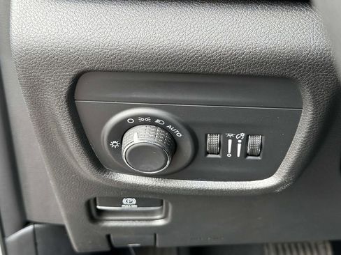 Used 2023 Jeep Grand Cherokee Altitude AWD/4WD image 26