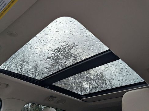 Used 2020 Ford Explorer Limited image 23