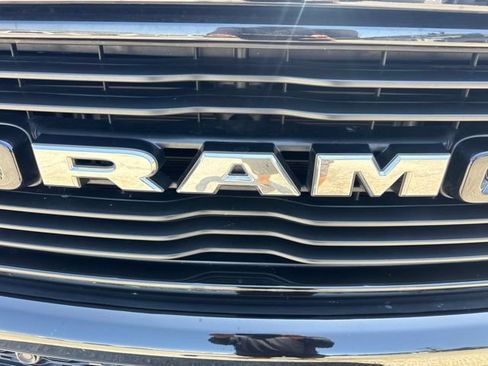 Used 2023 RAM 1500 Laramie AWD/4WD image 8