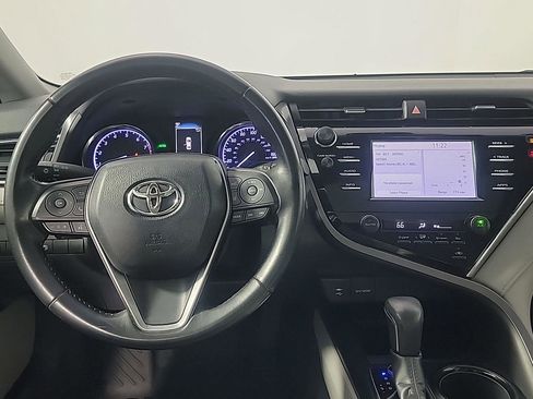 Used 2018 Toyota Camry SE w/ Moonroof Package image 25