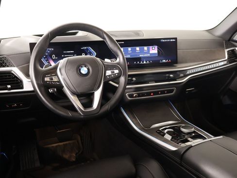 Used 2025 BMW X5 xDrive40i w/ Premium Package image 2