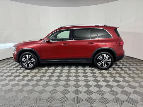 Certified 2025 Mercedes-Benz GLB 250 4MATIC image 2