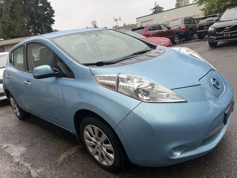 Used 2015 Nissan Leaf S w/ Charge Package FWD image 7