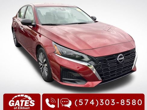 Used 2025 Nissan Altima 2.5 SV FWD image 1