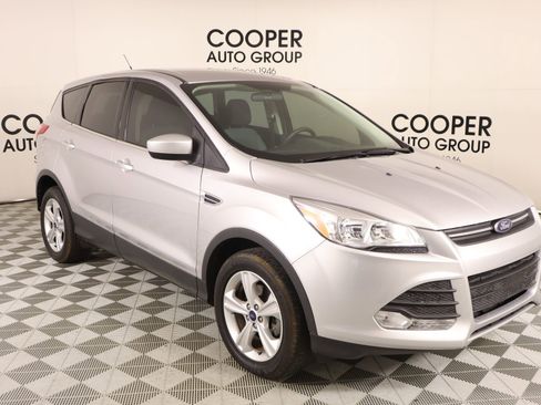 Used 2016 Ford Escape SE image 1