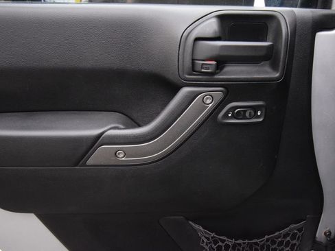 Used 2012 Jeep Wrangler Sport AWD/4WD image 18