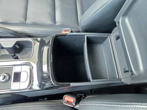 Used 2025 Kia Telluride S FWD image 28
