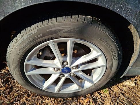 Used 2015 Ford Focus Titanium w/ Titanium Cold Weather Package image 4