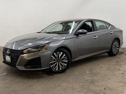 Used 2023 Nissan Altima 2.5 SV