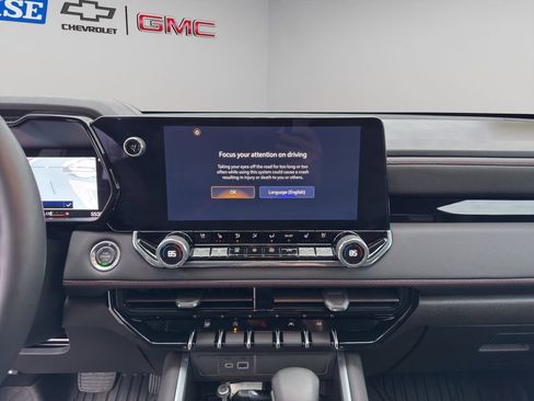 Used 2025 Chevrolet Colorado Z71 w/ Technology Package image 17