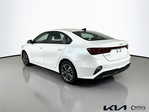 Certified 2023 Kia Forte LXS w/ LXS Technology Package FWD image 7