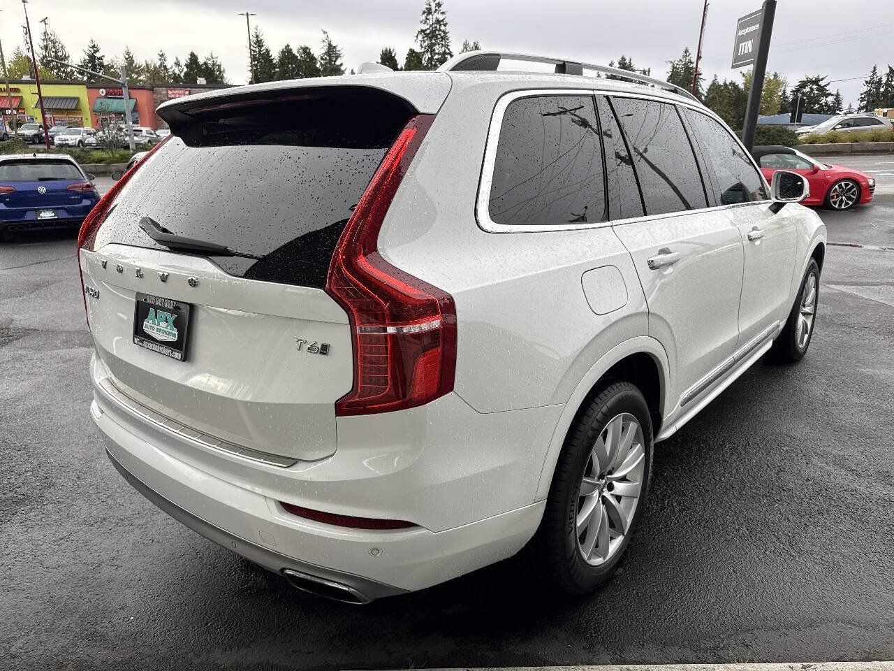 Used 2016 Volvo XC90 T6 Momentum w/ Momentum Plus Package AWD/4WD image 10