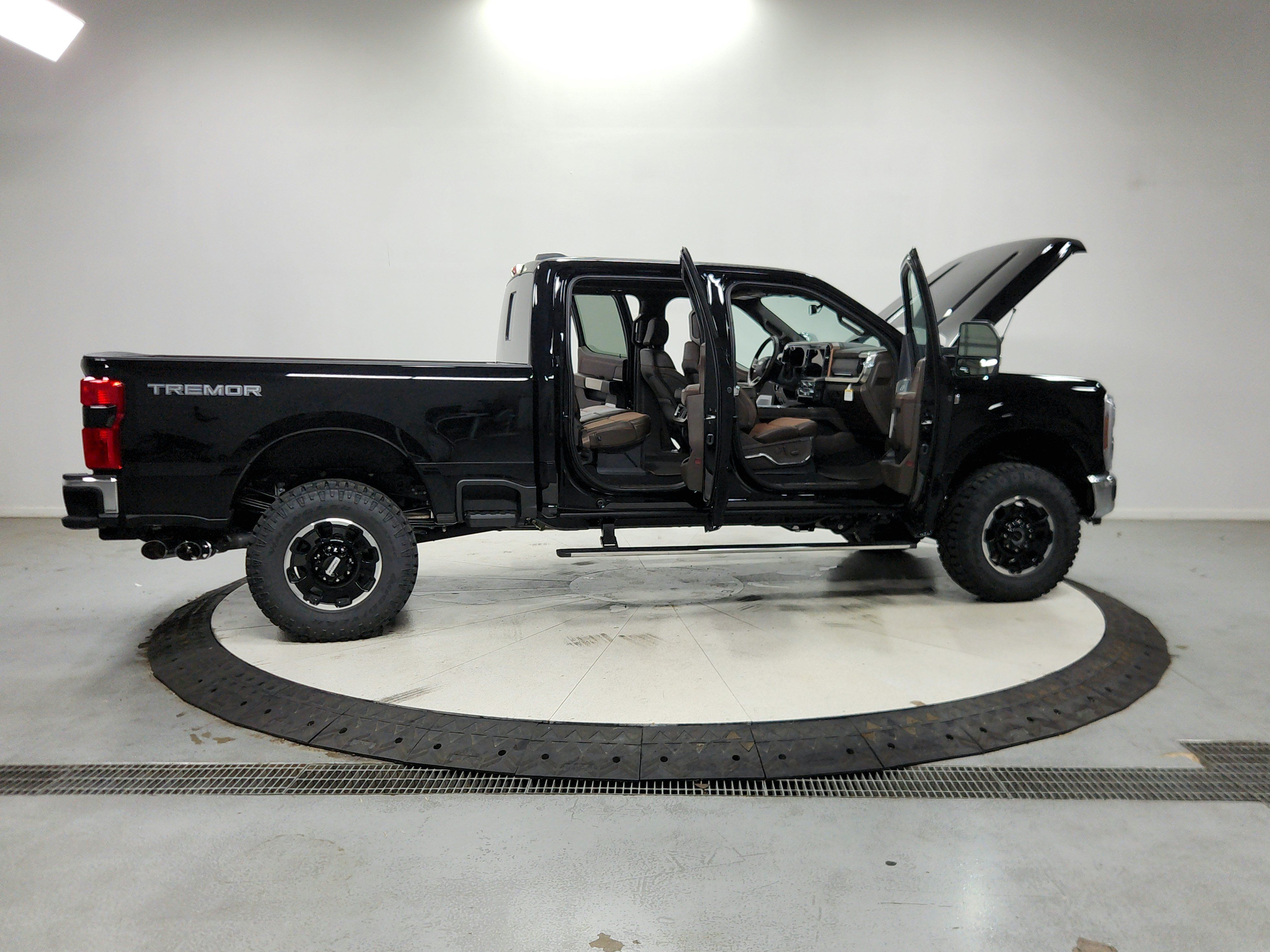 New 2026 Ford F250 King Ranch w/ Tremor Off-Road Package AWD/4WD image 17