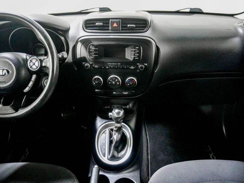 Used 2014 Kia Soul Base image 21
