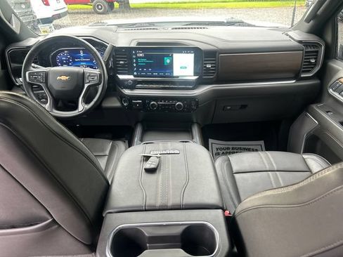 Used 2025 Chevrolet Silverado 2500 High Country w/ Technology Package AWD/4WD image 12