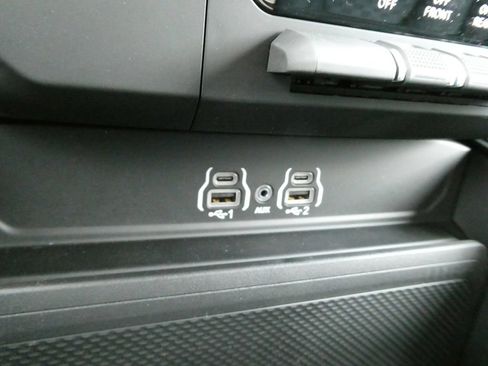 New 2026 RAM 1500 Express AWD/4WD image 21