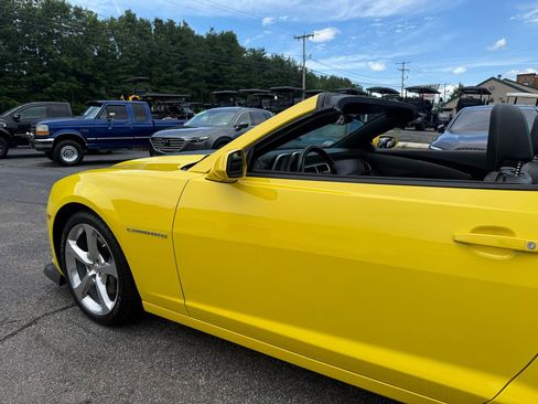 Used 2015 Chevrolet Camaro SS w/ RS Package RWD image 9