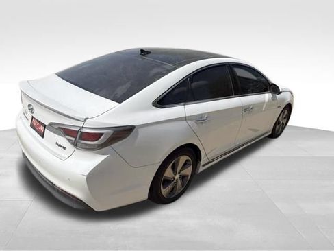 Used 2016 Hyundai Sonata Limited w/ Option Group 02 FWD image 3