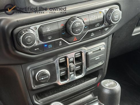 Used 2023 Jeep Wrangler Unlimited AWD/4WD image 21