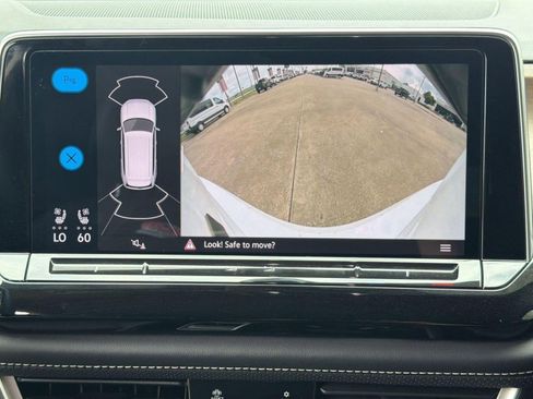 Used 2024 Volkswagen Atlas SE AWD/4WD image 23
