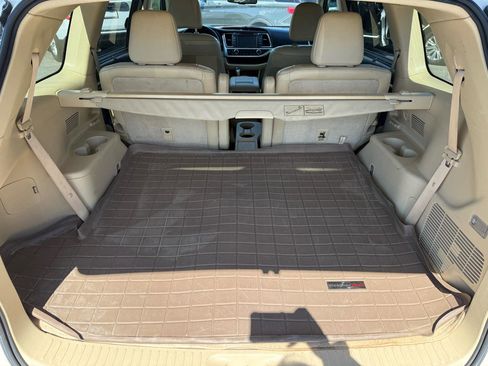 Used 2015 Toyota Highlander Limited Platinum AWD/4WD image 13