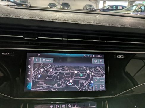 Used 2023 Audi Q7 Premium w/ Convenience Package image 19