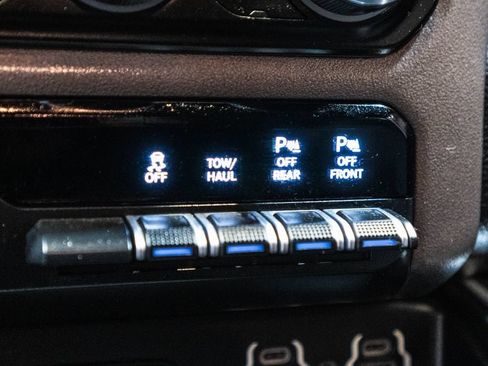 Used 2020 RAM 1500 Big Horn AWD/4WD image 25