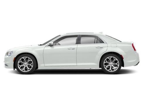Used 2018 Chrysler 300 C w/ Sun, Sound & Nav Package RWD image 3