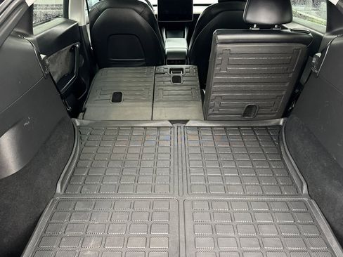 Used 2021 Tesla Model Y 2WD image 10